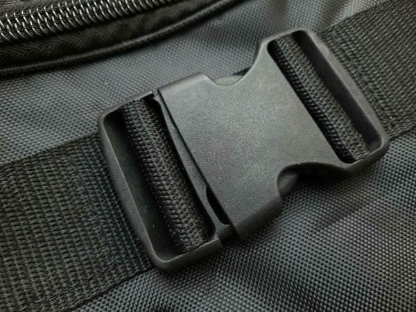 A side release plastic bag buckle clip