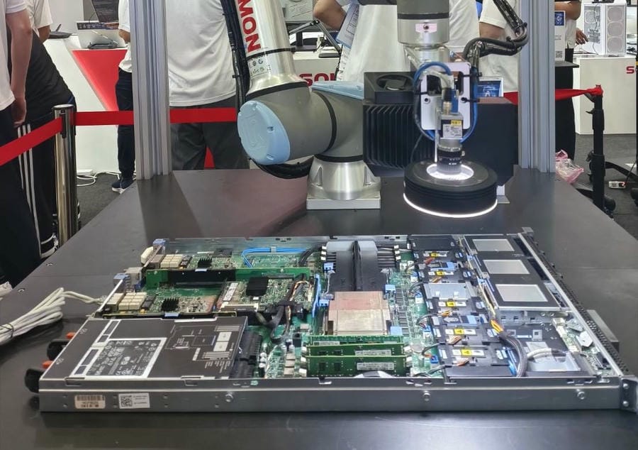 One-Shot Learning + LLM MCP / AI-Guided Cobot Inspection A Universal Robots (UR) cobot, guided by Solomon AI vision inspection, performs quality control on a server board, ensuring precise component placement and integrity.